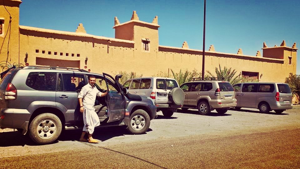 [:en]Kasbah Nkob Ennakhile - Parking[:pt]Kasbah Nkob Ennakhile - Estacionamento[:de]Kasbah Nkob Ennakhile - Parken[:es]Kasbah Nkob Ennakhile - Estacionamiento[:fr]Kasbah Nkob Ennakhile - Parking[:]